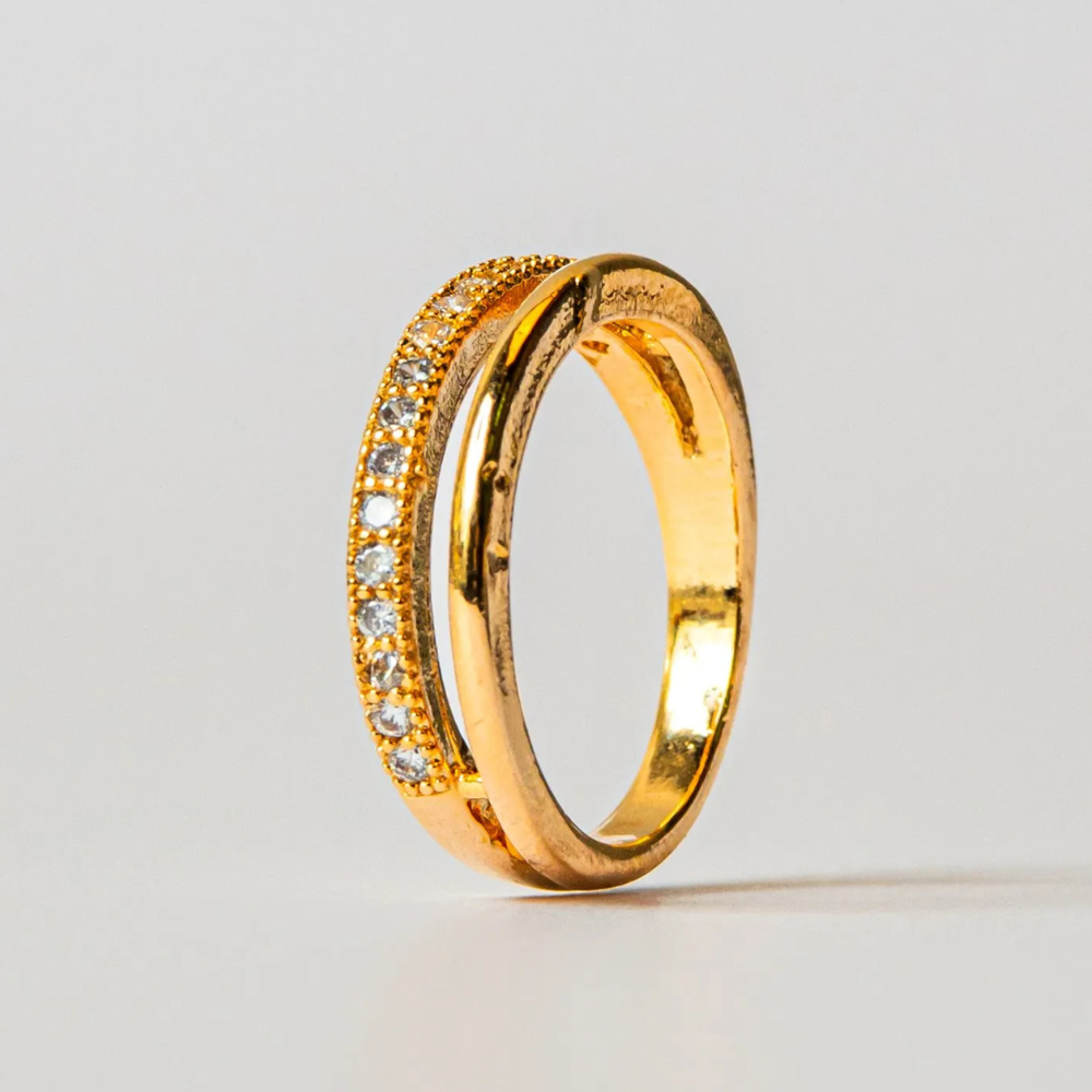 anel-duplo-com-fio-liso-e-cravejado-folheado-em-ouro-18k_1000x1000-ii